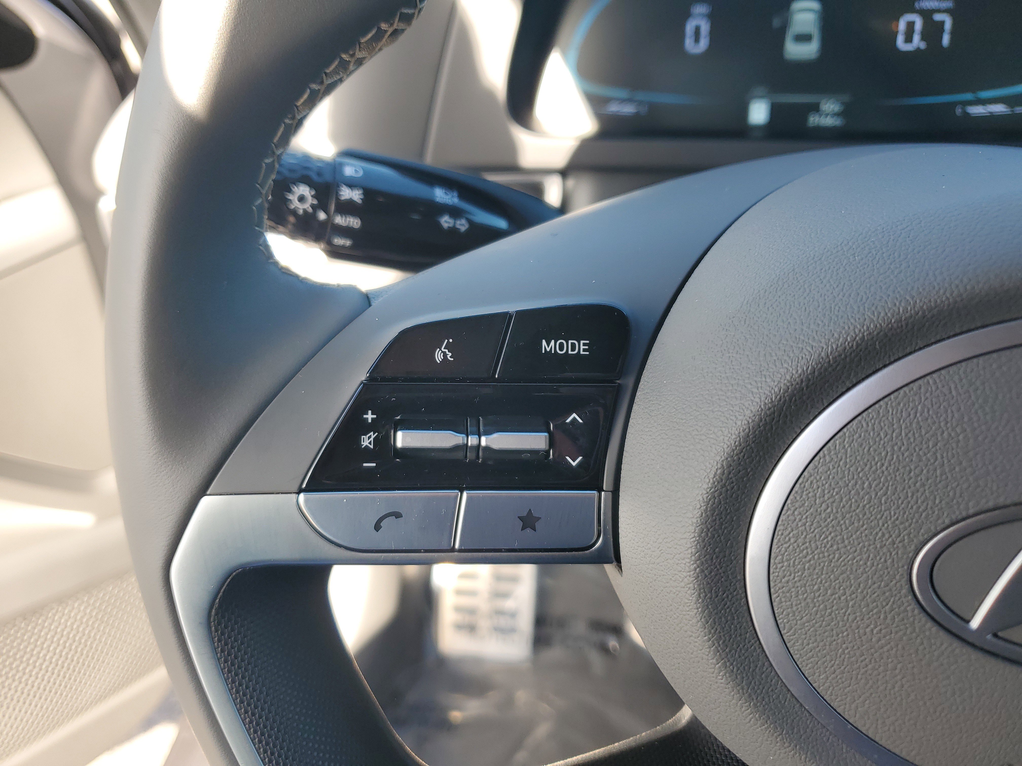 Used 2025 Hyundai Elantra Sport image 19