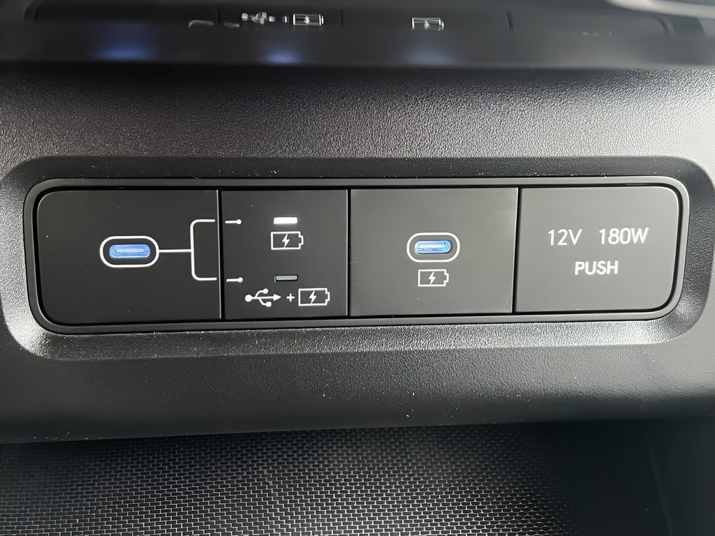 New 2026 Hyundai Tucson Blue SE AWD/4WD image 18