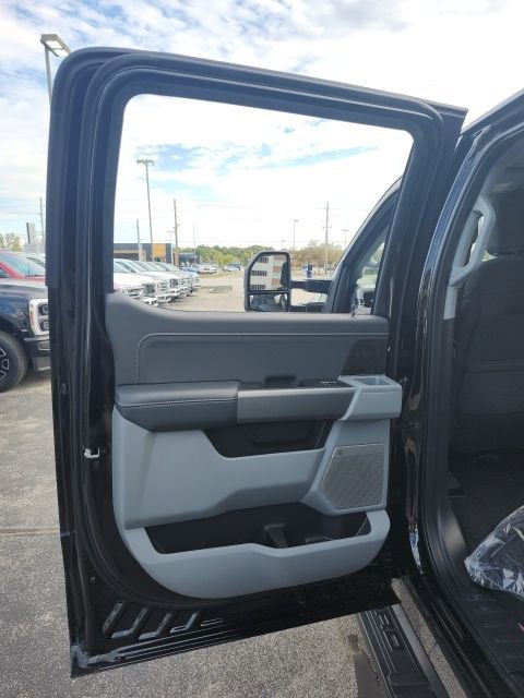 New 2026 Ford F350 XLT image 33