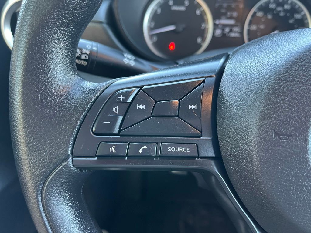Used 2025 Nissan Versa S image 28