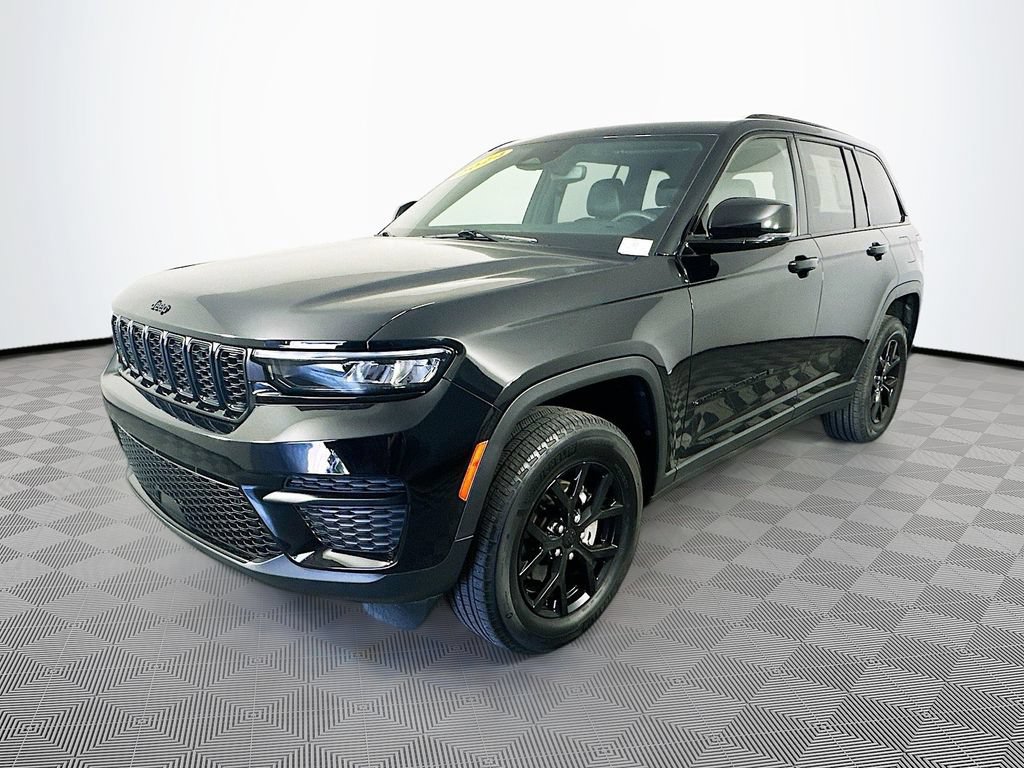 Certified 2024 Jeep Grand Cherokee Altitude AWD/4WD image 6