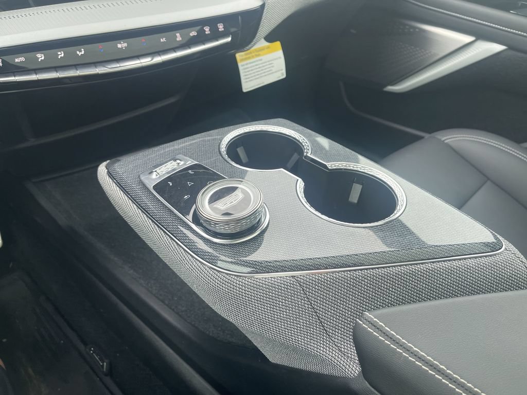 Certified 2025 Cadillac Optiq Sport 1 AWD/4WD image 32