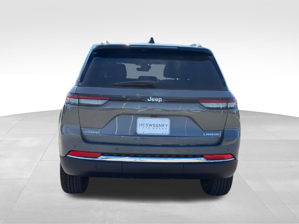 New 2027 Jeep Grand Cherokee Laredo RWD image 28