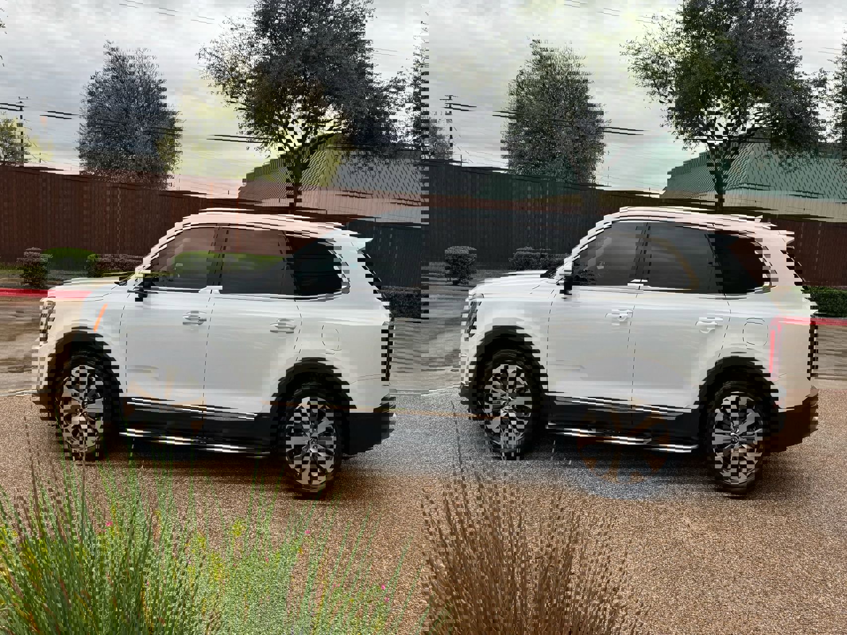 Used 2021 Kia Telluride EX w/ EX Premium Package image 12