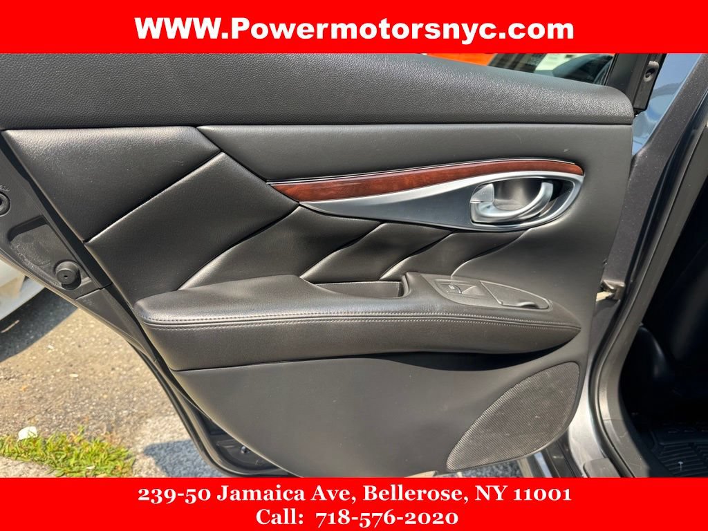 Used 2017 INFINITI Q70 3.7 AWD/4WD image 25