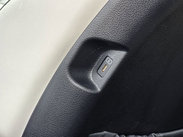 Used 2023 Hyundai Palisade Calligraphy image 21