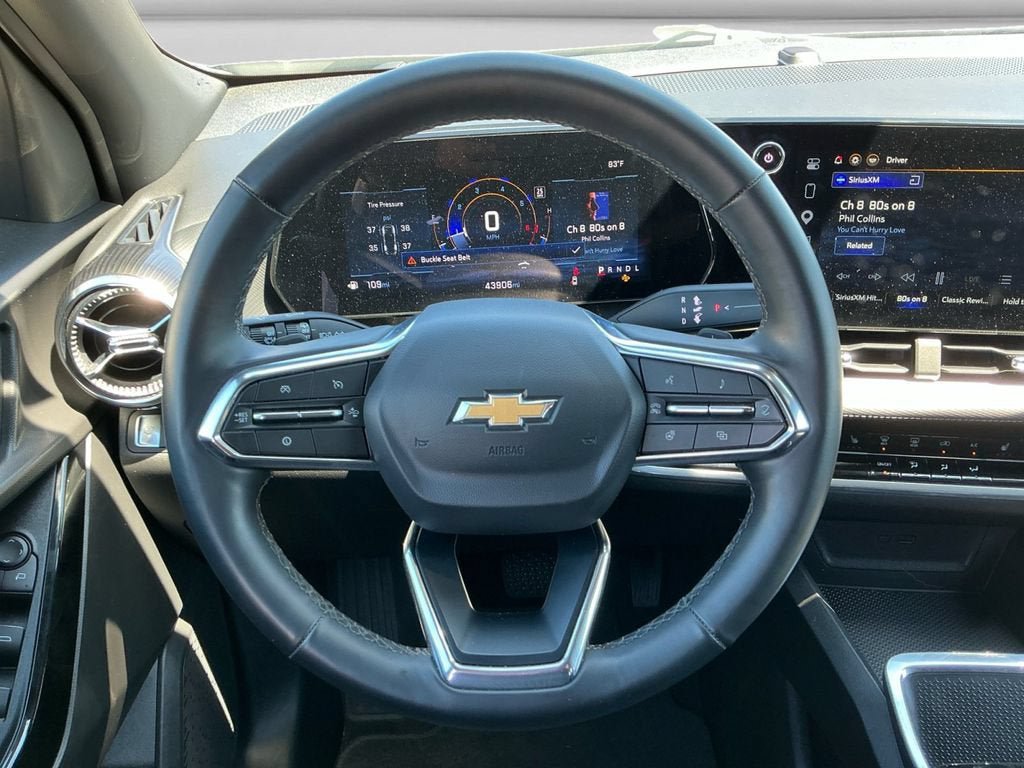 Used 2025 Chevrolet Equinox LT FWD image 12