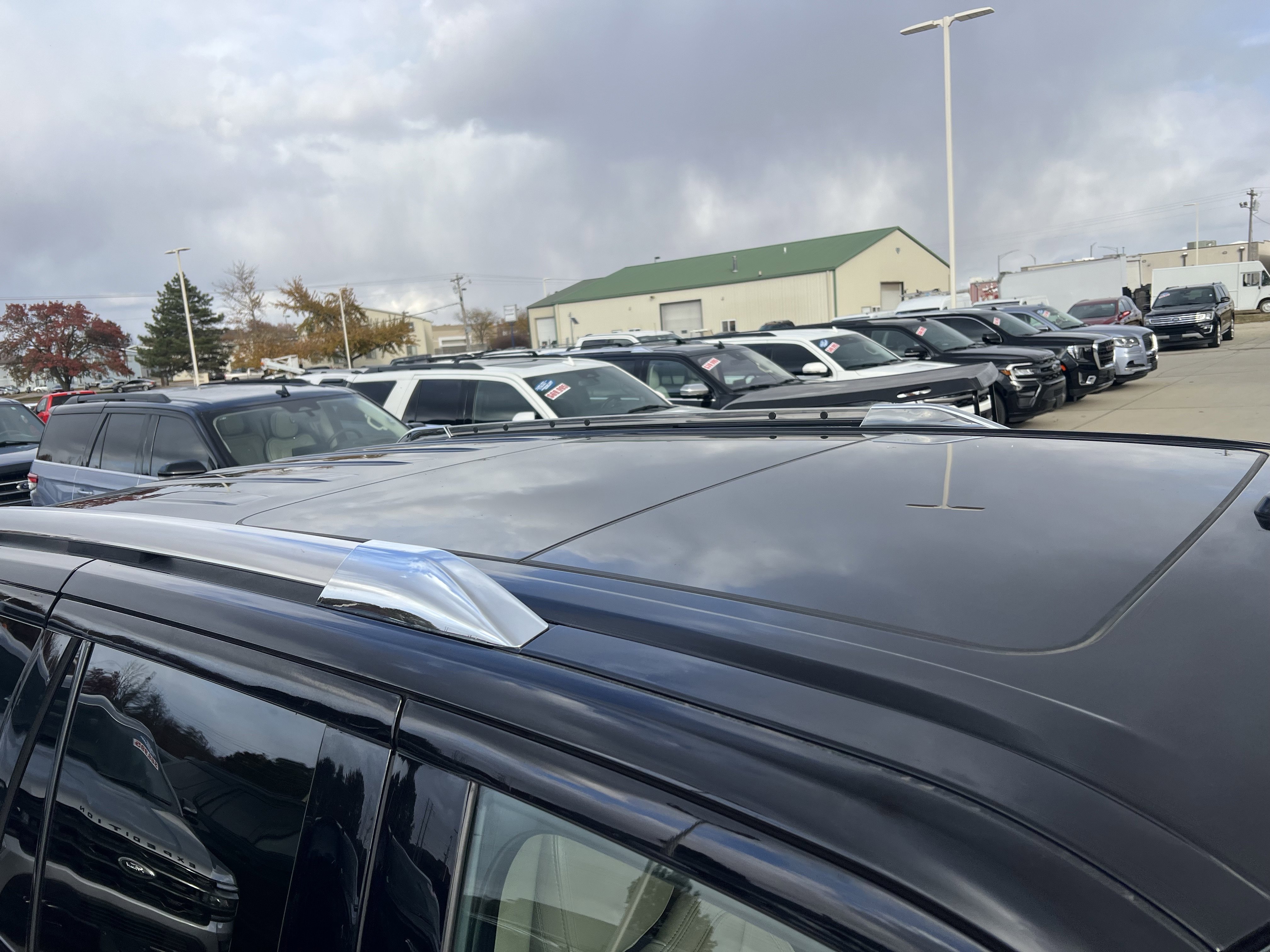 Used 2023 Lincoln Navigator Reserve image 3