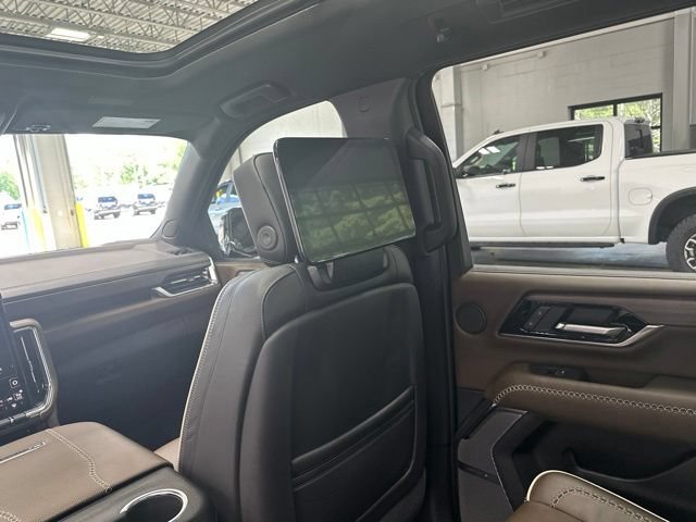 Used 2025 GMC Yukon XL Denali Ultimate AWD/4WD image 44