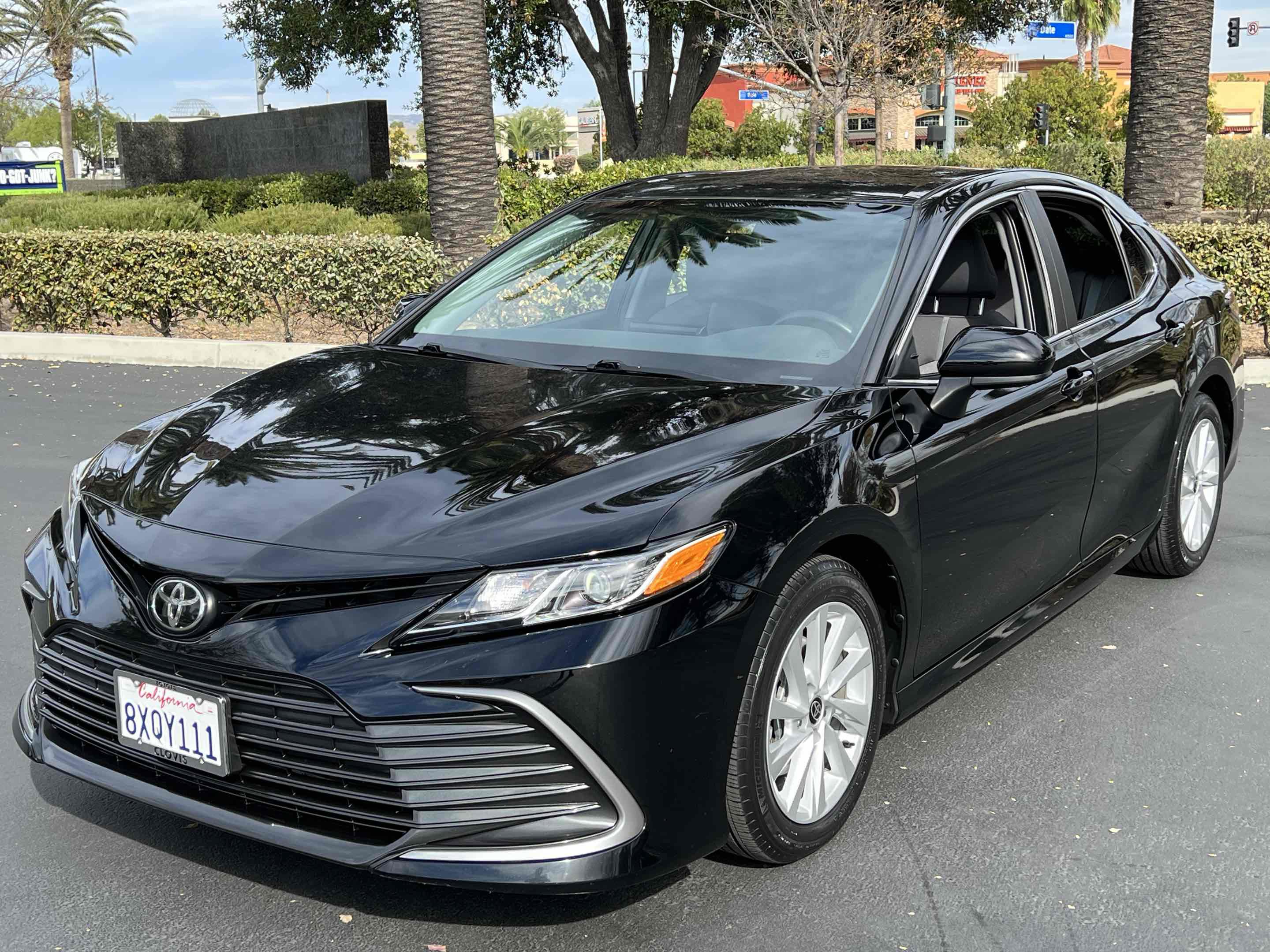 Used 2021 Toyota Camry LE image 11