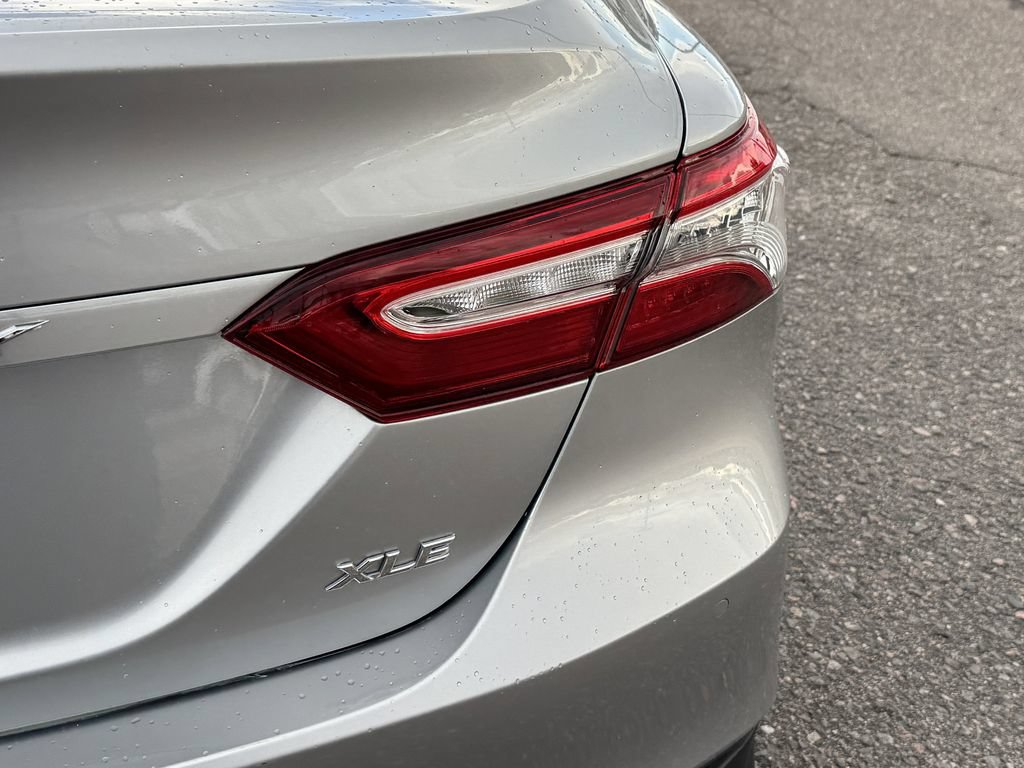 Used 2018 Toyota Camry XLE FWD image 7