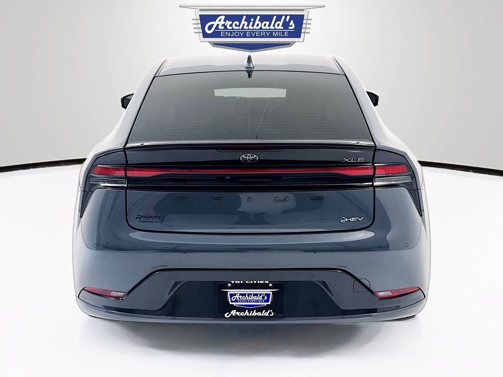 Used 2023 Toyota Prius XLE image 7