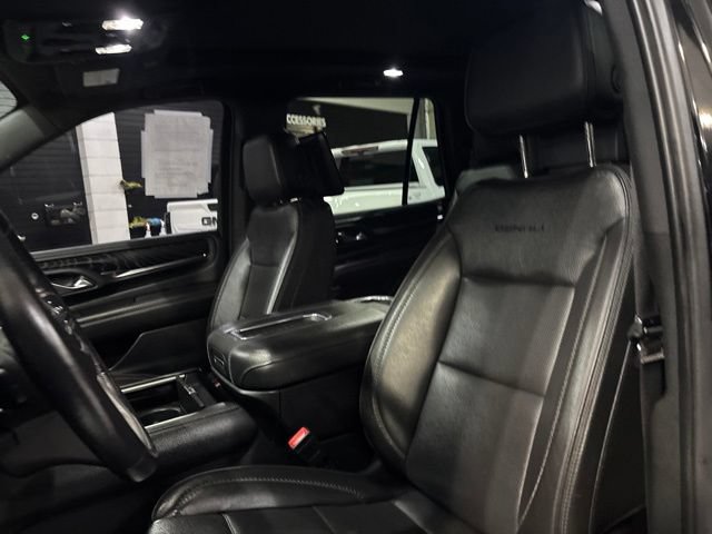 Used 2023 GMC Yukon Denali w/ Advanced Technology Package AWD/4WD image 12