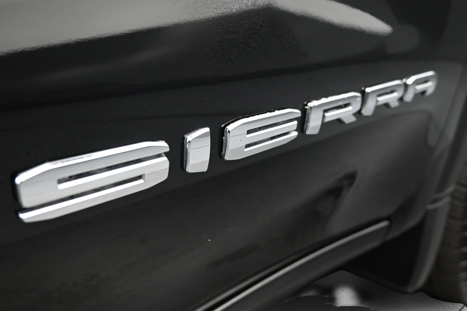 Used 2026 GMC Sierra 1500 SLT AWD/4WD image 9