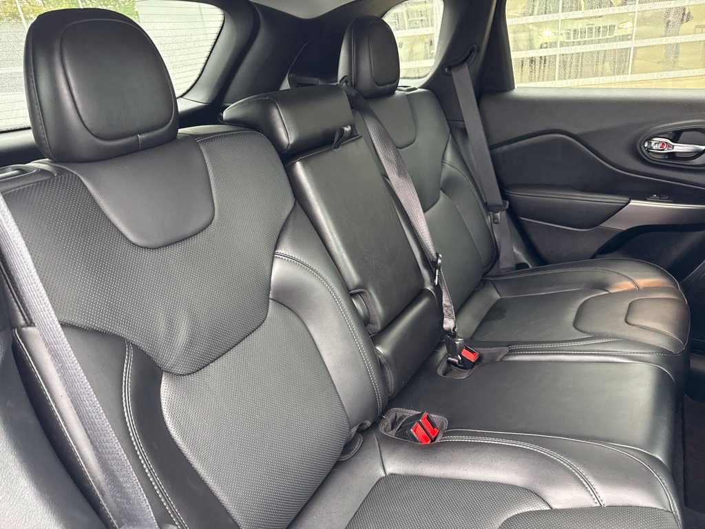 Used 2020 Jeep Cherokee Limited AWD/4WD image 28