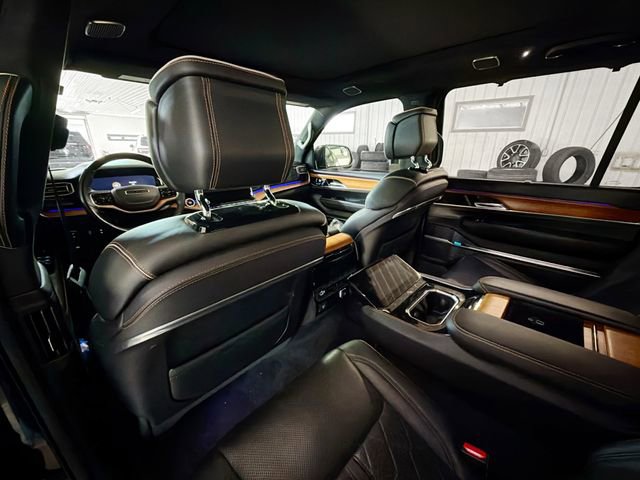Used 2022 Jeep Grand Wagoneer Series III image 9