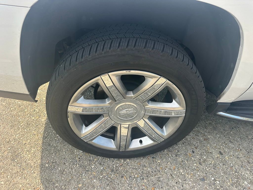 Used 2019 Cadillac Escalade ESV Luxury image 21