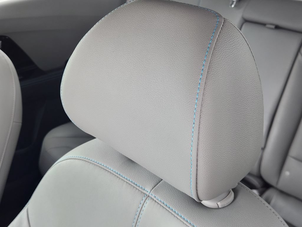 Used 2018 Kia Niro Touring FWD image 25