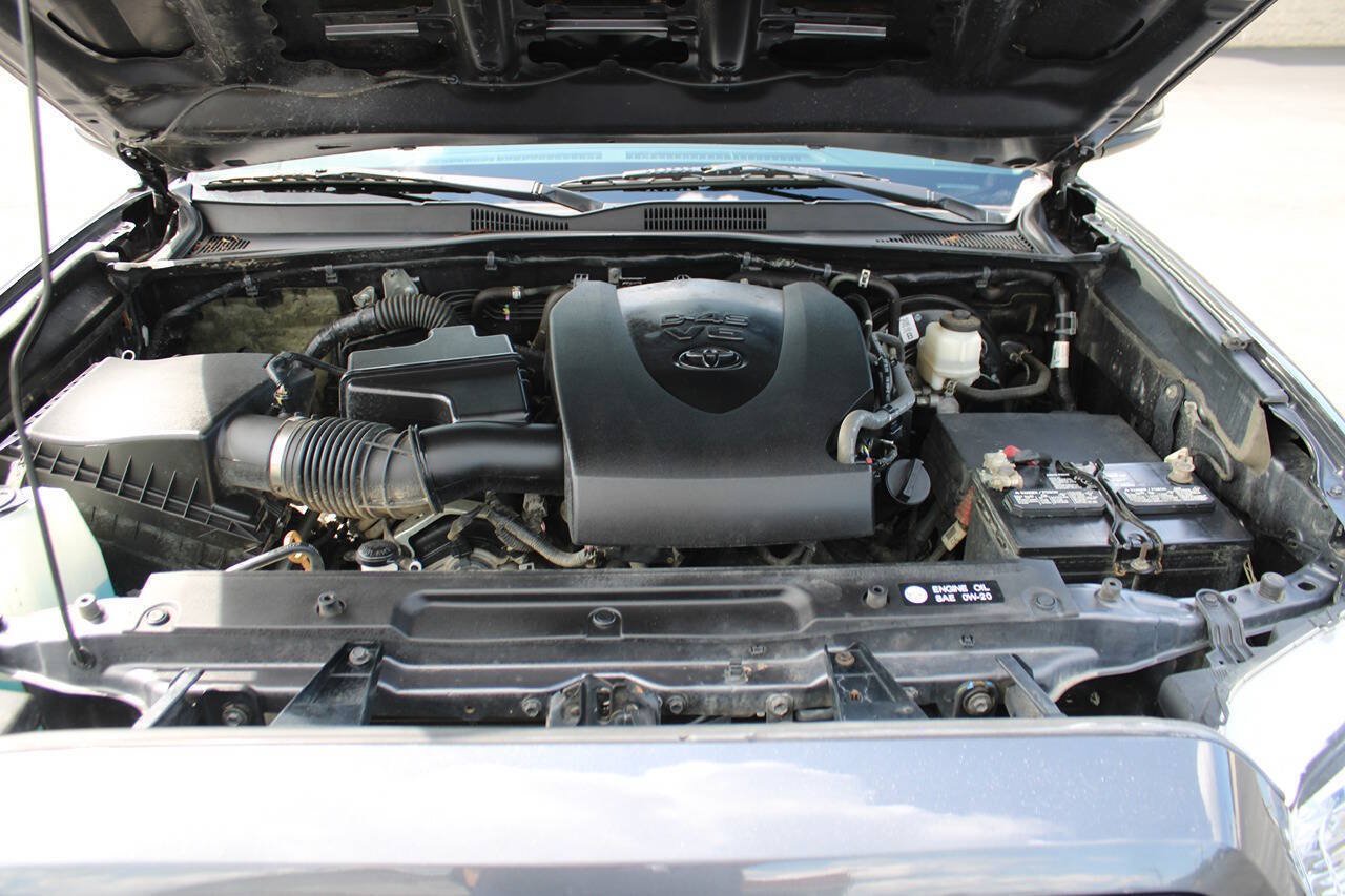 Used 2019 Toyota Tacoma TRD Sport AWD/4WD image 14