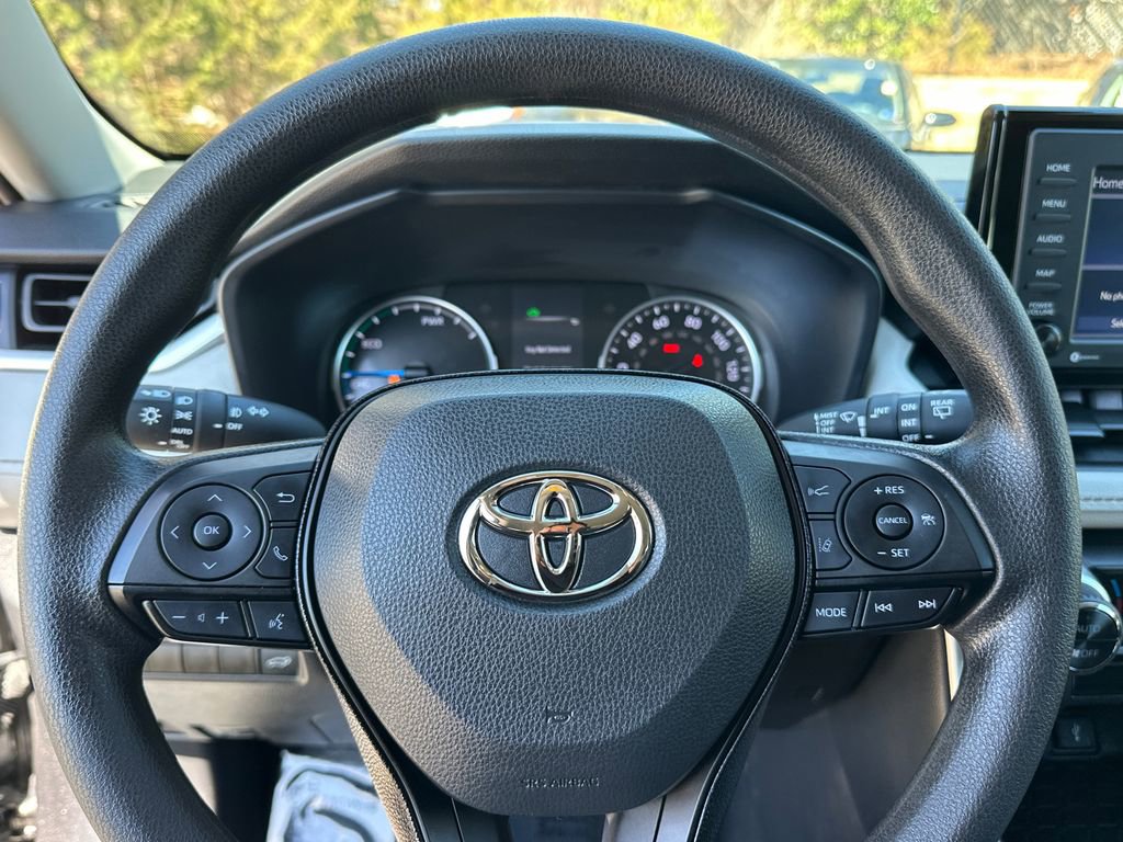 Used 2021 Toyota RAV4 XLE w/ Convenience Package image 25