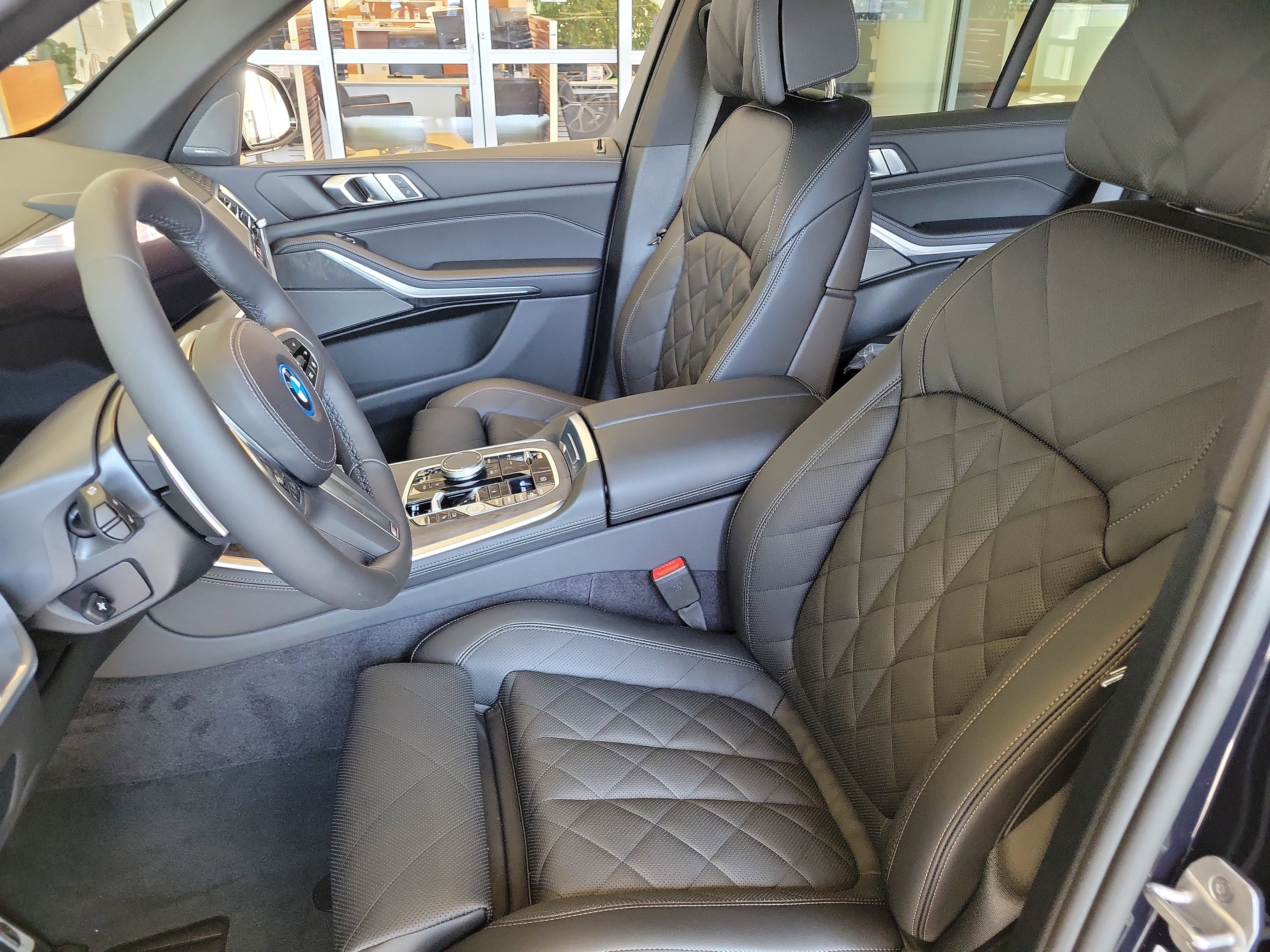 Used 2026 BMW X5 xDrive50e w/ M Sport Package image 14