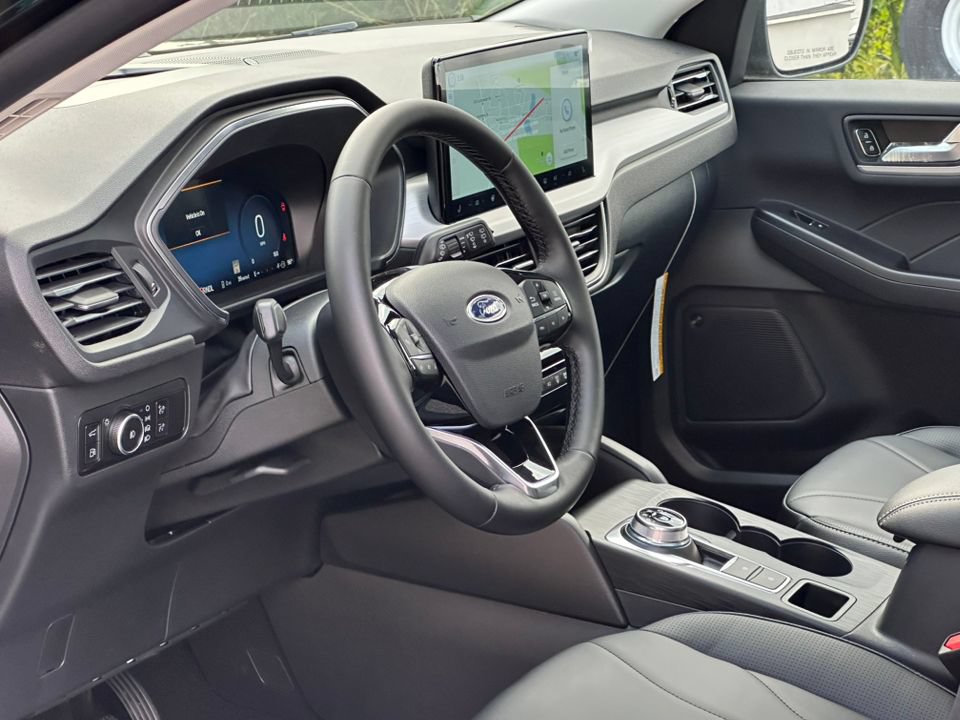 New 2025 Ford Escape SE w/ PHEV Premium Package FWD image 15