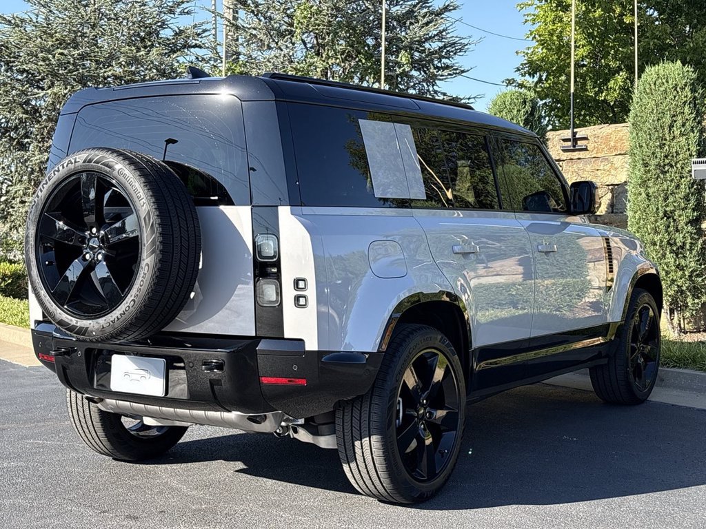 New 2026 Land Rover Defender 110 X-Dynamic SE AWD/4WD image 5