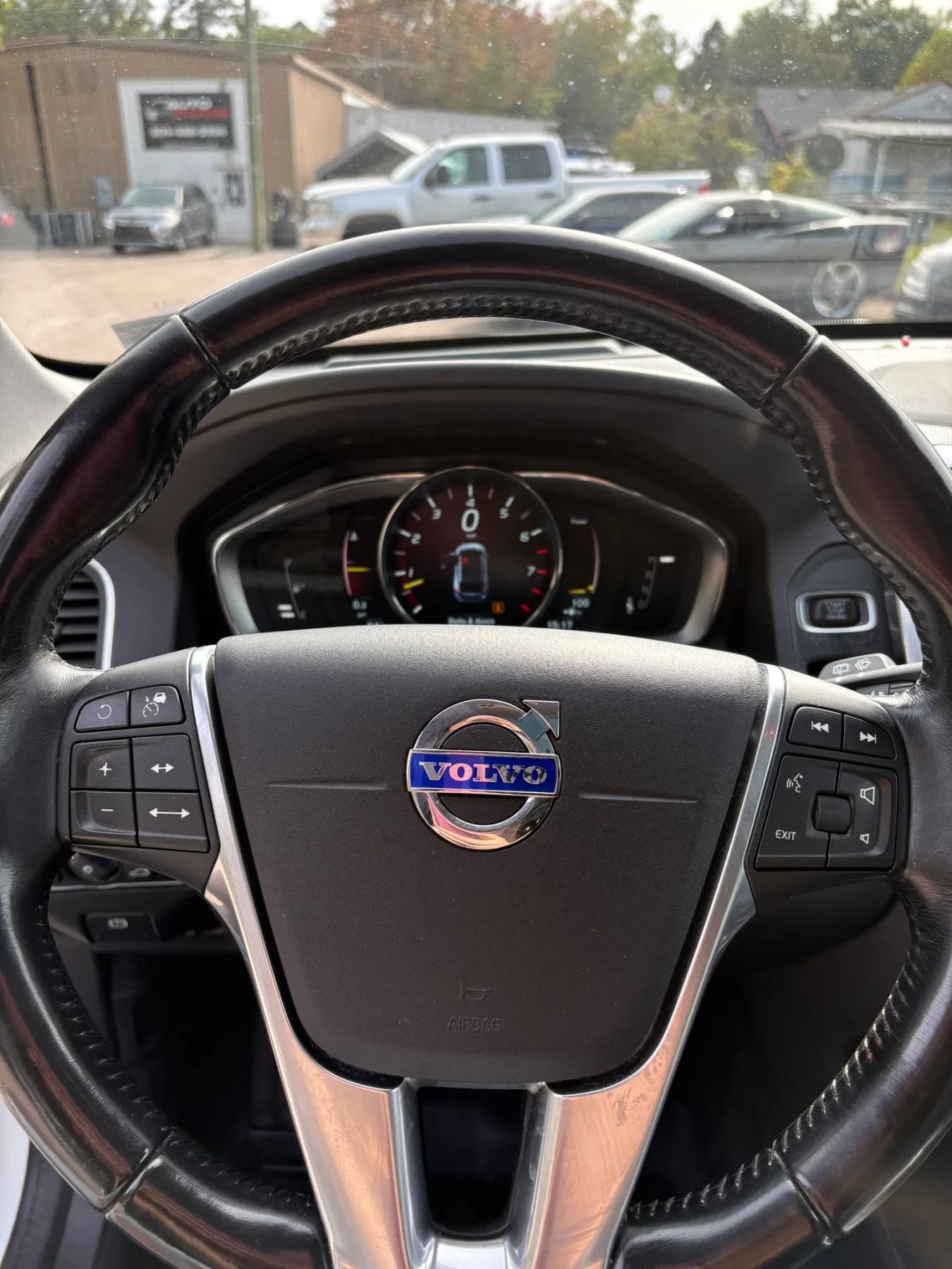 Used 2016 Volvo XC60 T6 Platinum AWD/4WD image 16