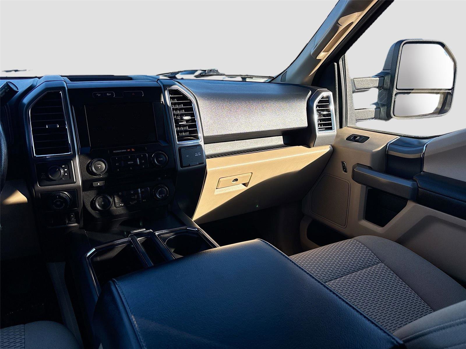 Used 2016 Ford F150 XLT w/ Equipment Group 302A Luxury image 24