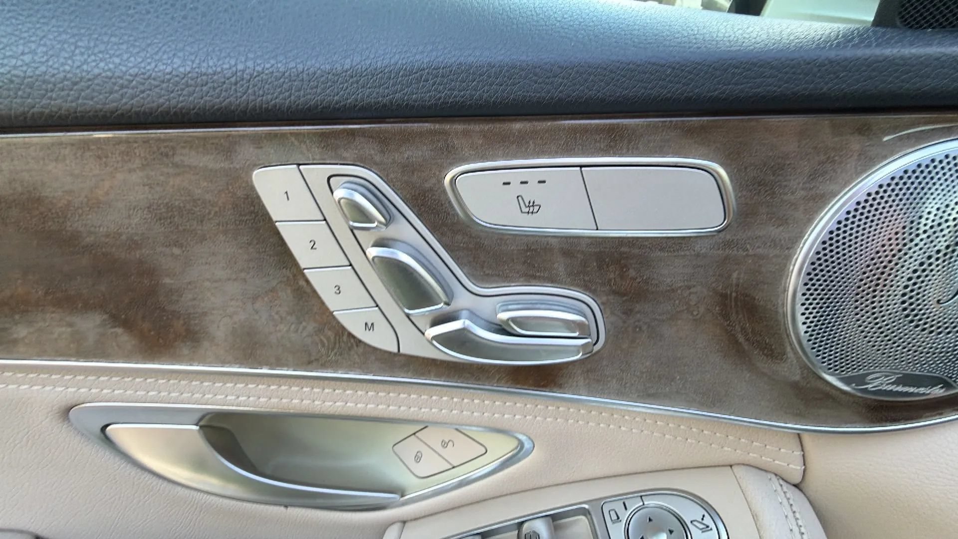Used 2015 Mercedes-Benz C 300 4MATIC Sedan image 19