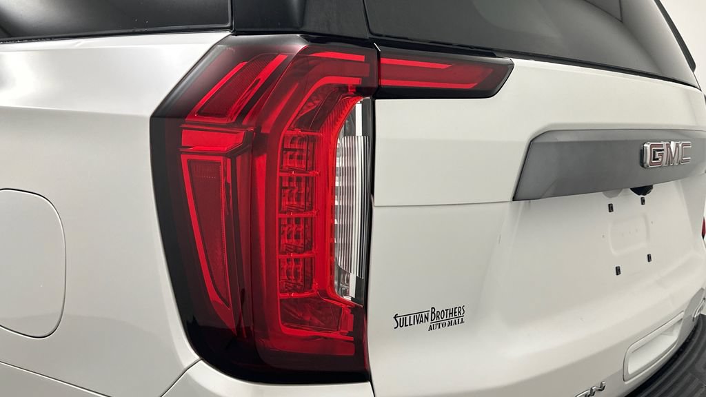 Used 2022 GMC Yukon XL AT4 AWD/4WD image 23