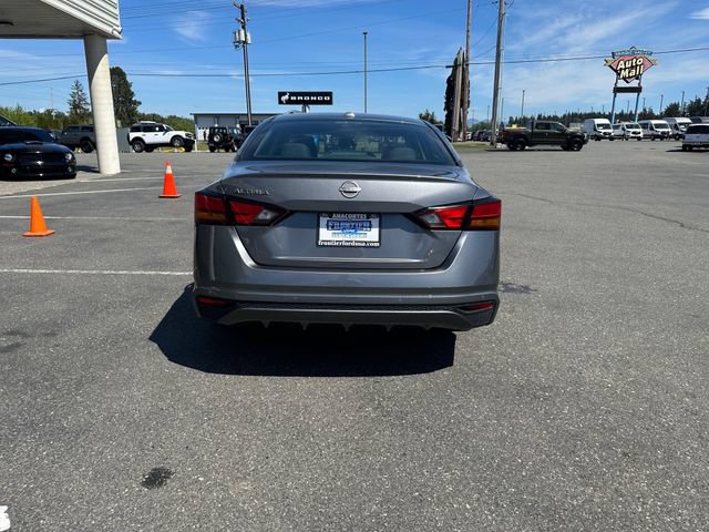Used 2025 Nissan Altima 2.5 SV FWD image 3