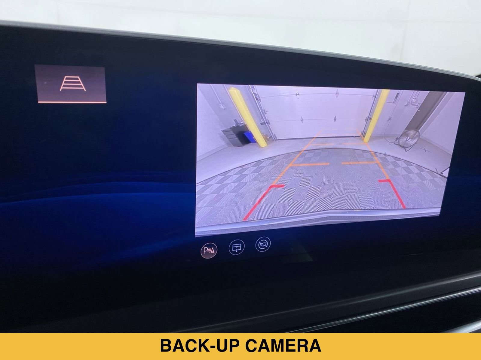Used 2024 Cadillac Lyriq Tech RWD image 6