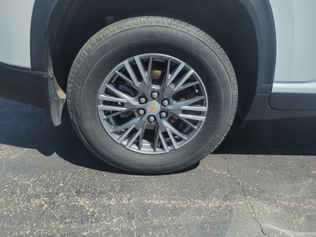 Certified 2025 Chevrolet Traverse LT w/ Driver Confidence Package AWD/4WD image 15