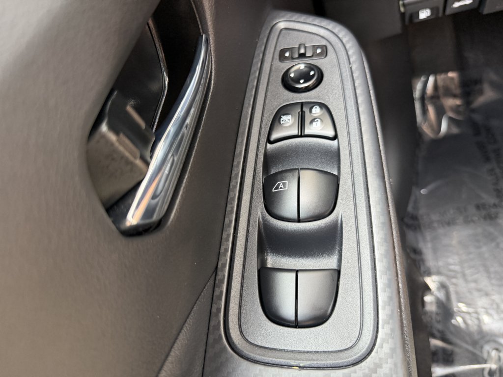 Used 2025 Nissan Versa SV w/ Trunk Package image 27