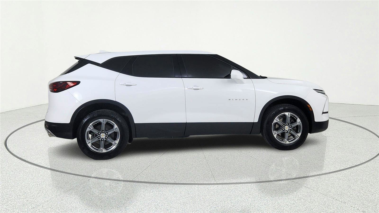 Used 2023 Chevrolet Blazer LT w/ Driver Confidence Package AWD/4WD image 6