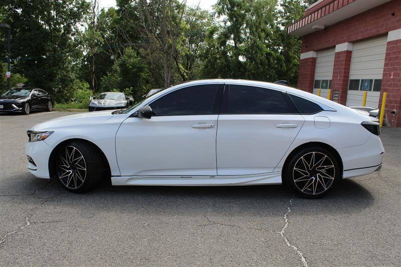 Used 2019 Honda Accord Sport image 2