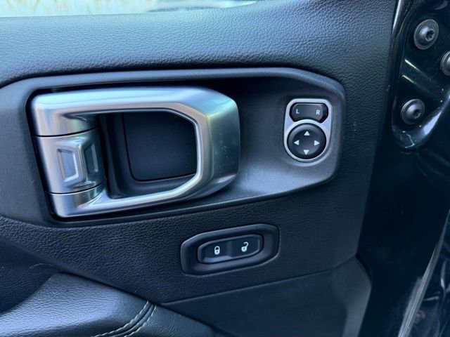 Used 2019 Jeep Wrangler Unlimited Sahara w/ Cold Weather Group image 10