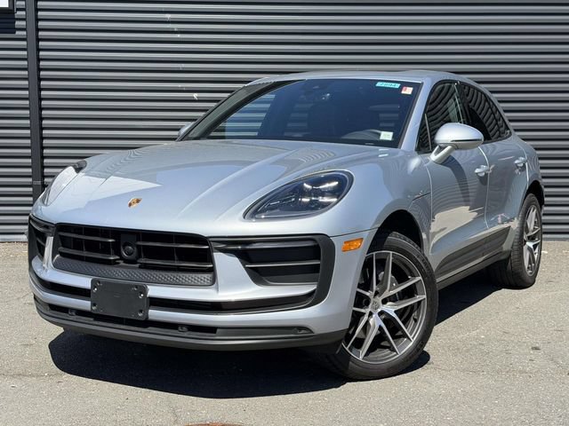 Used 2026 Porsche Macan AWD/4WD image 1