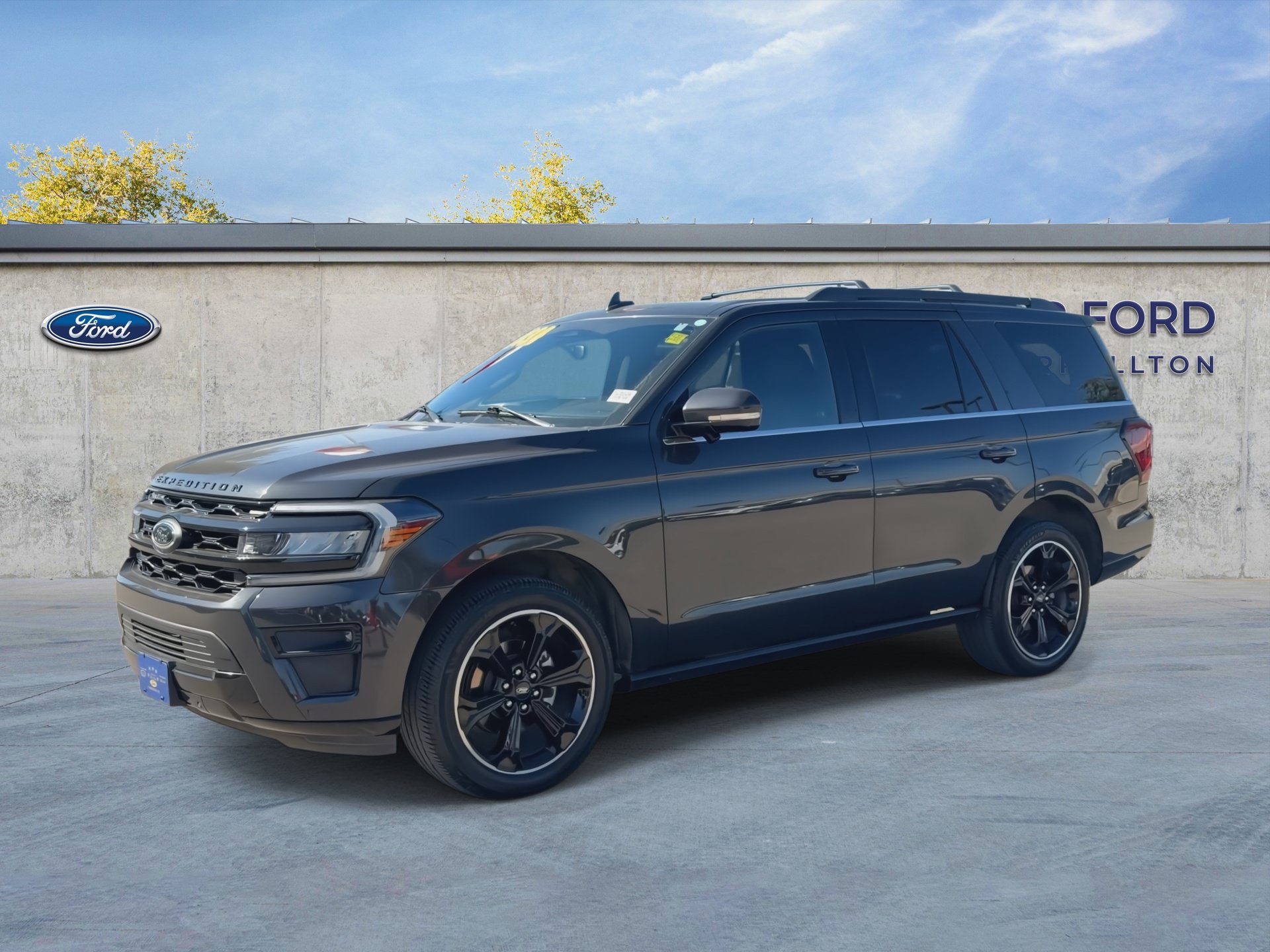 Certified 2023 Ford Expedition Limited RWD image 4
