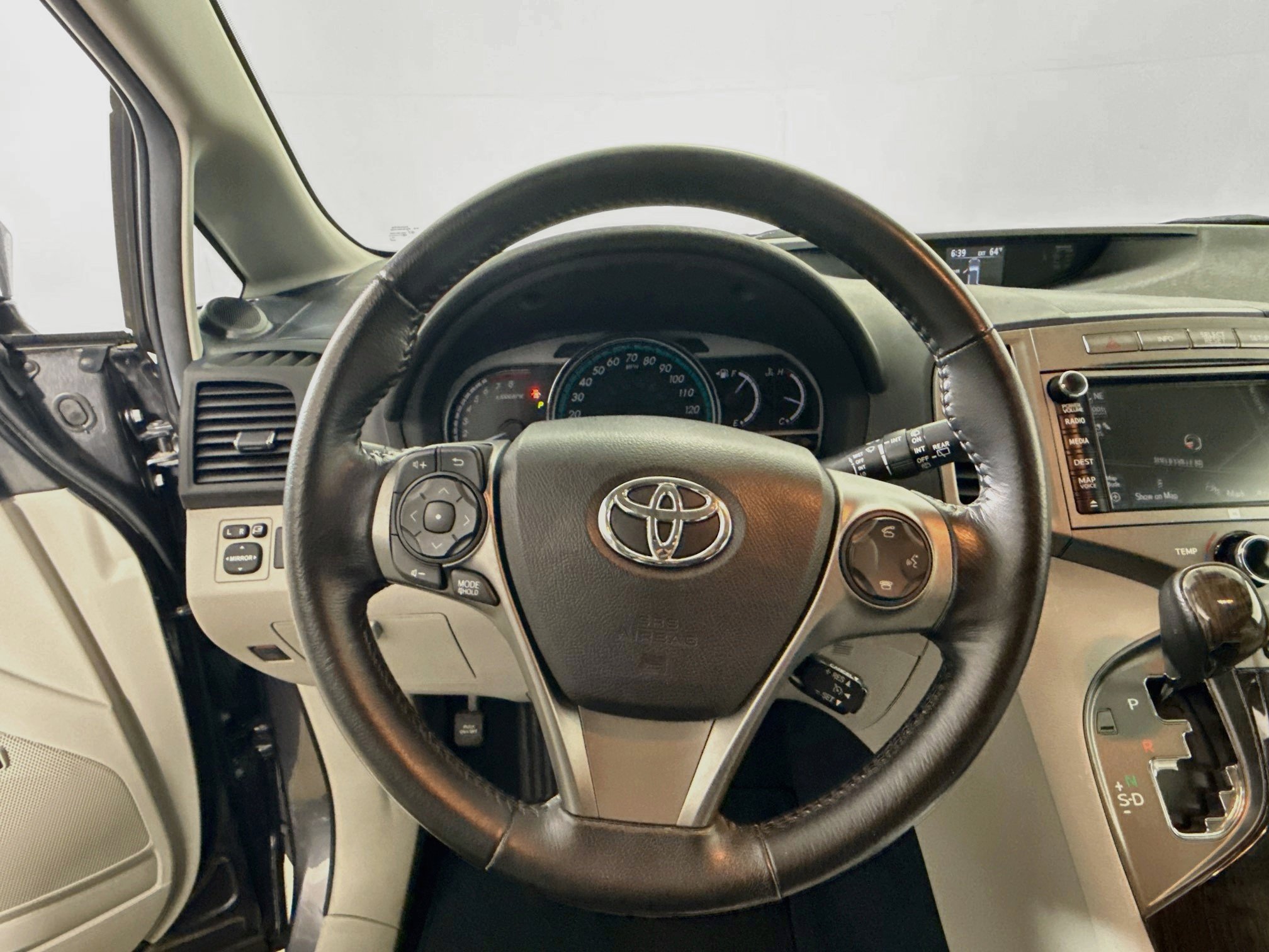 Used 2014 Toyota Venza Limited w/ Tow Prep Package AWD/4WD image 11