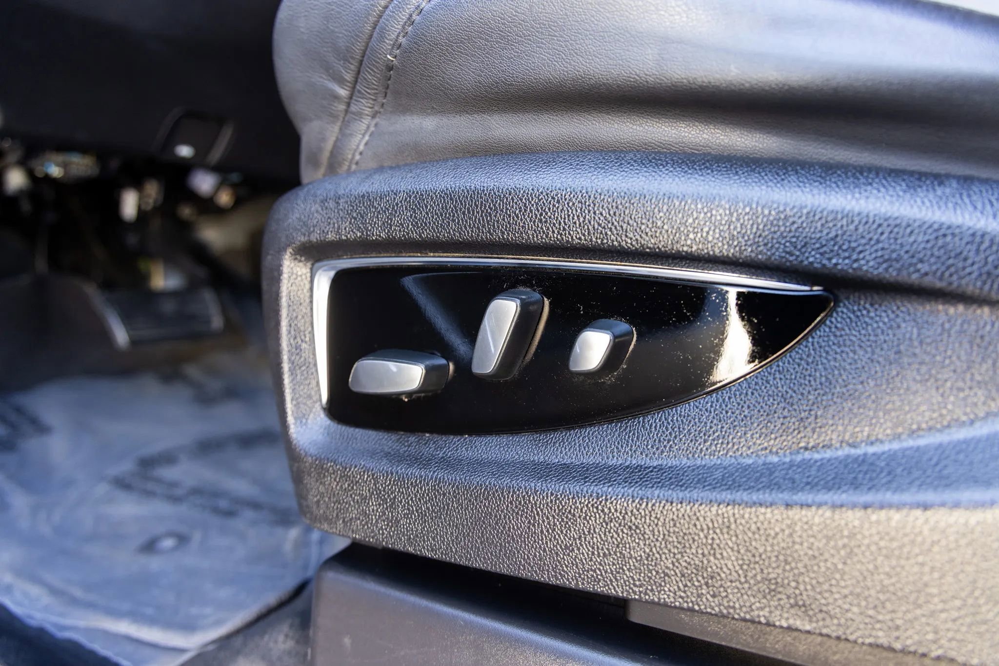 Used 2017 Cadillac Escalade Luxury image 39