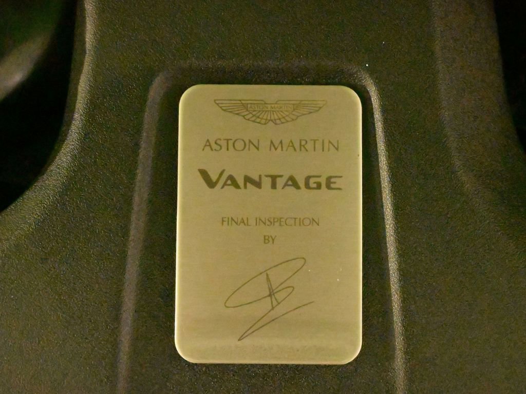 Used 2019 Aston Martin V8 Vantage Coupe RWD image 21
