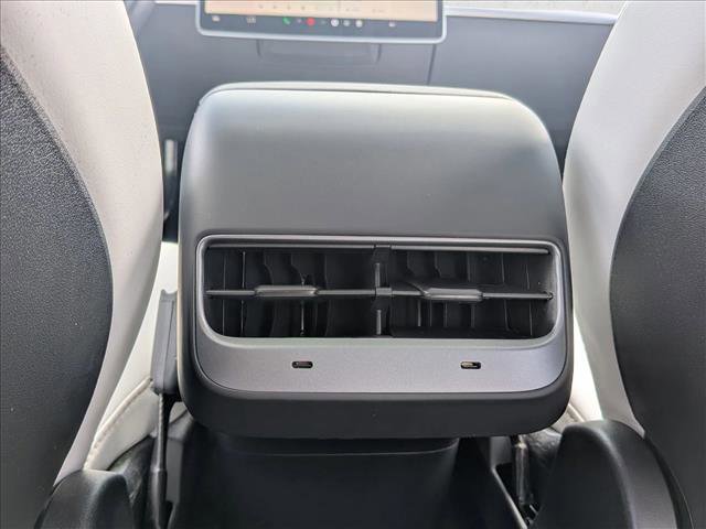 Used 2022 Tesla Model Y Performance image 17