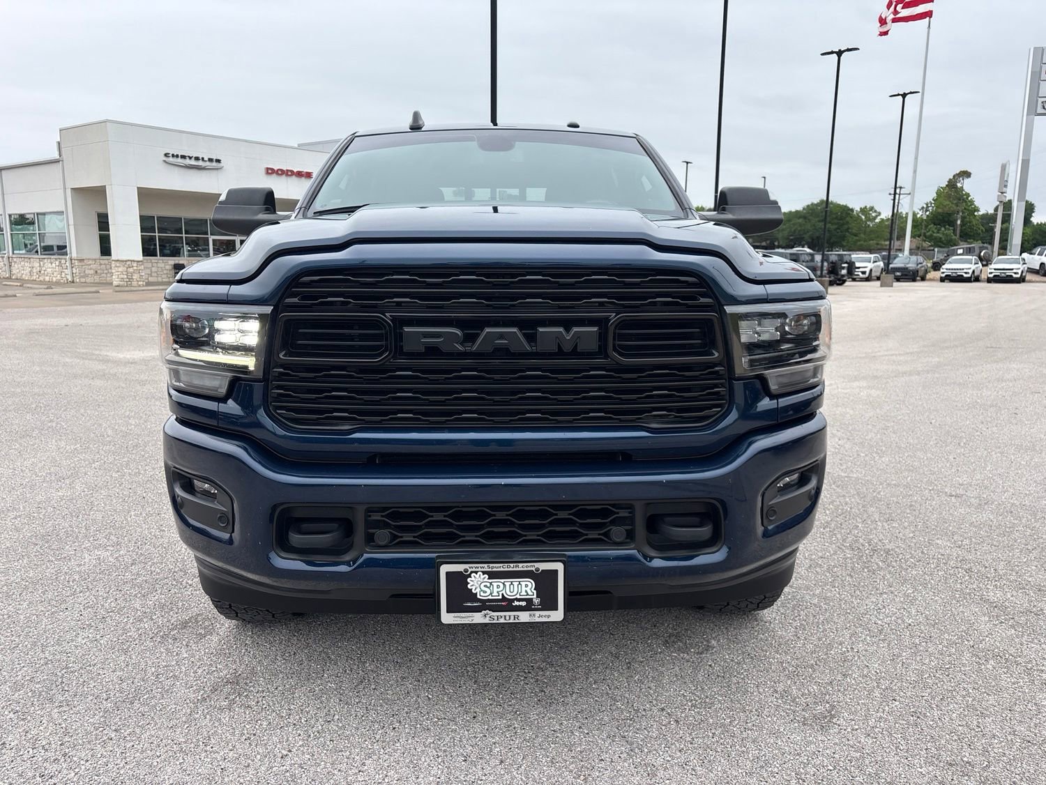 Used 2022 RAM 2500 Limited w/ Night Edition AWD/4WD image 9