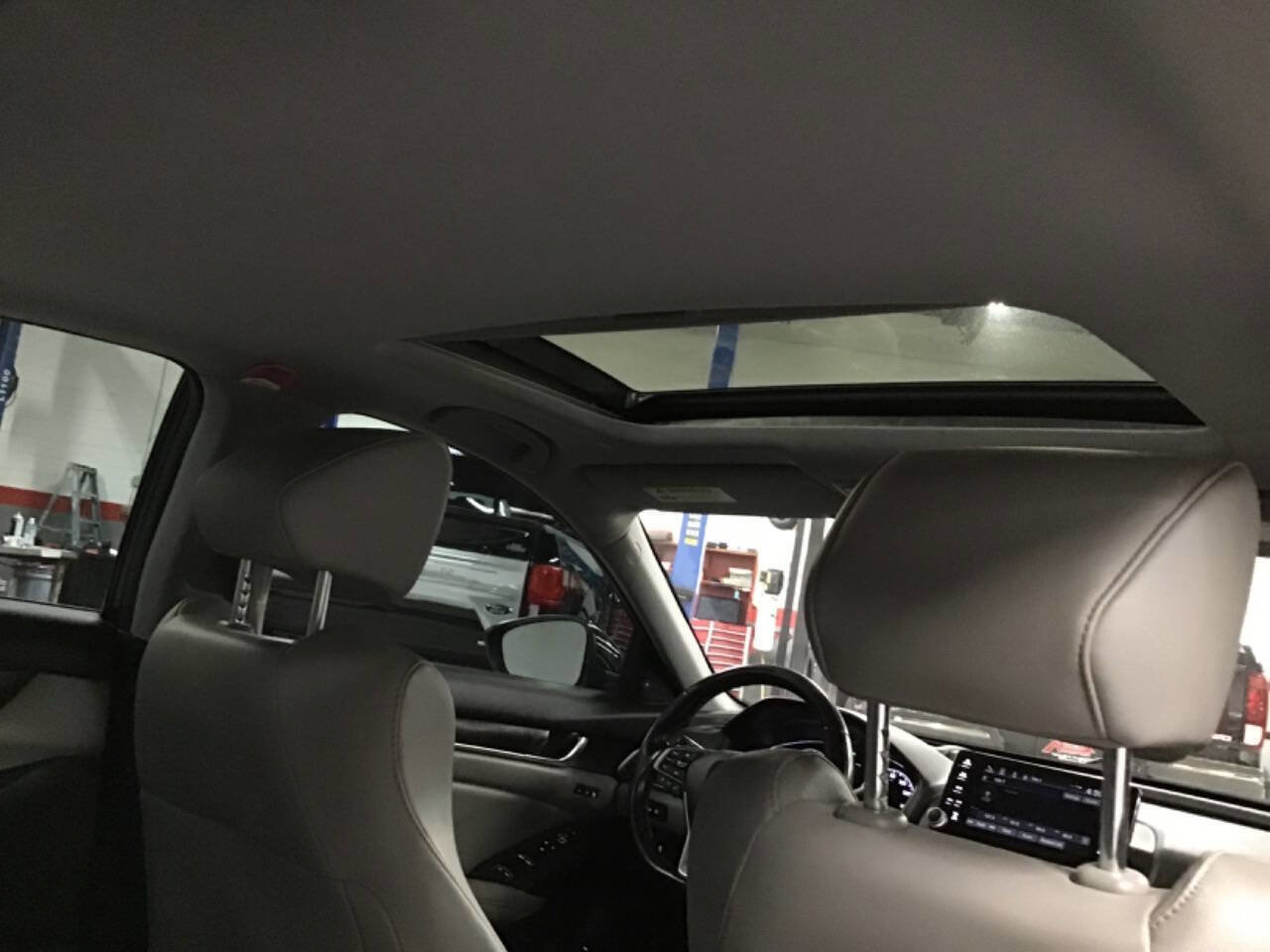 Used 2020 Honda Accord Touring image 25