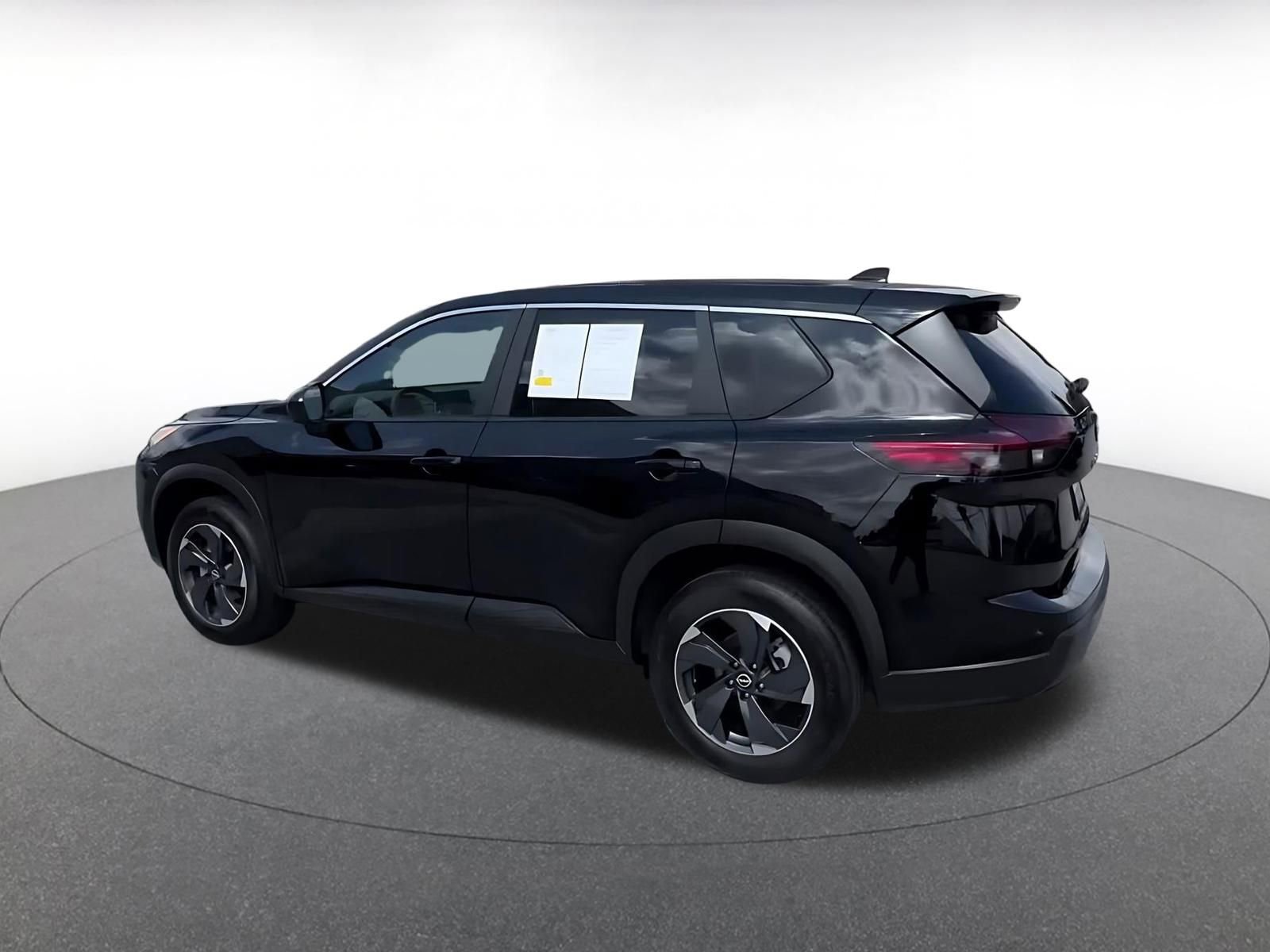 Used 2025 Nissan Rogue SV FWD image 10