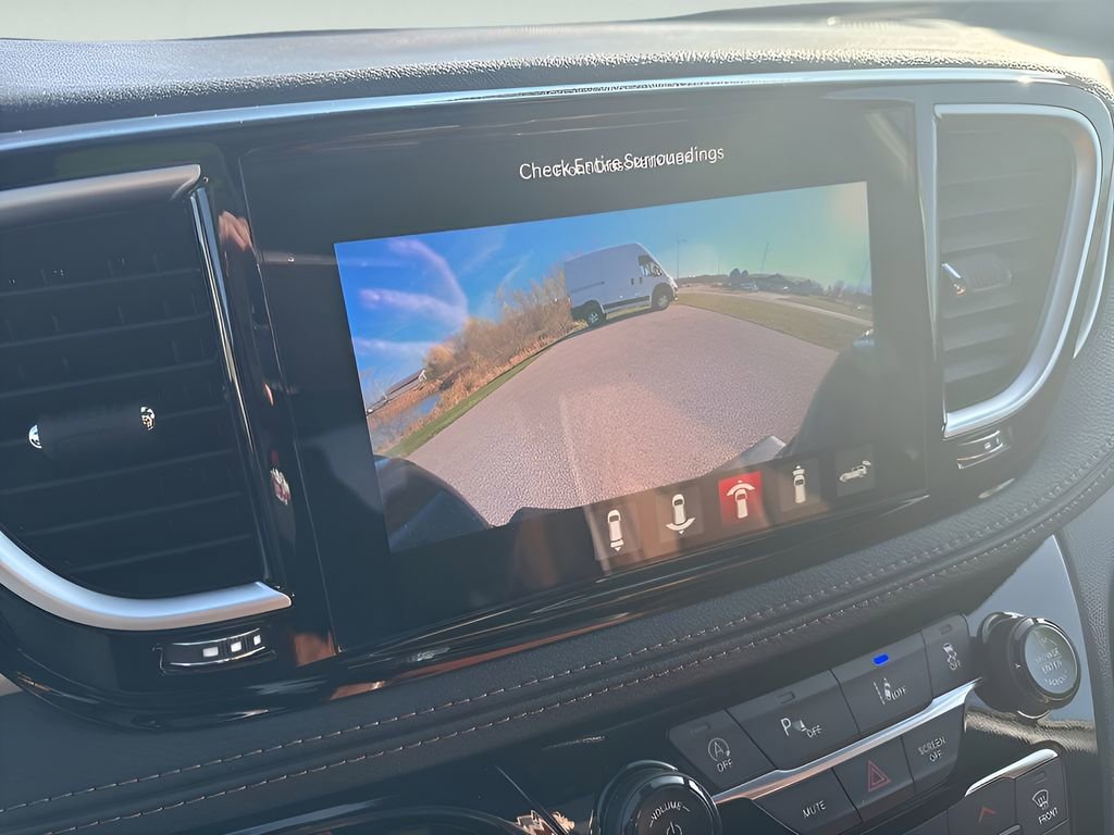 New 2026 Chrysler Pacifica Pinnacle image 32