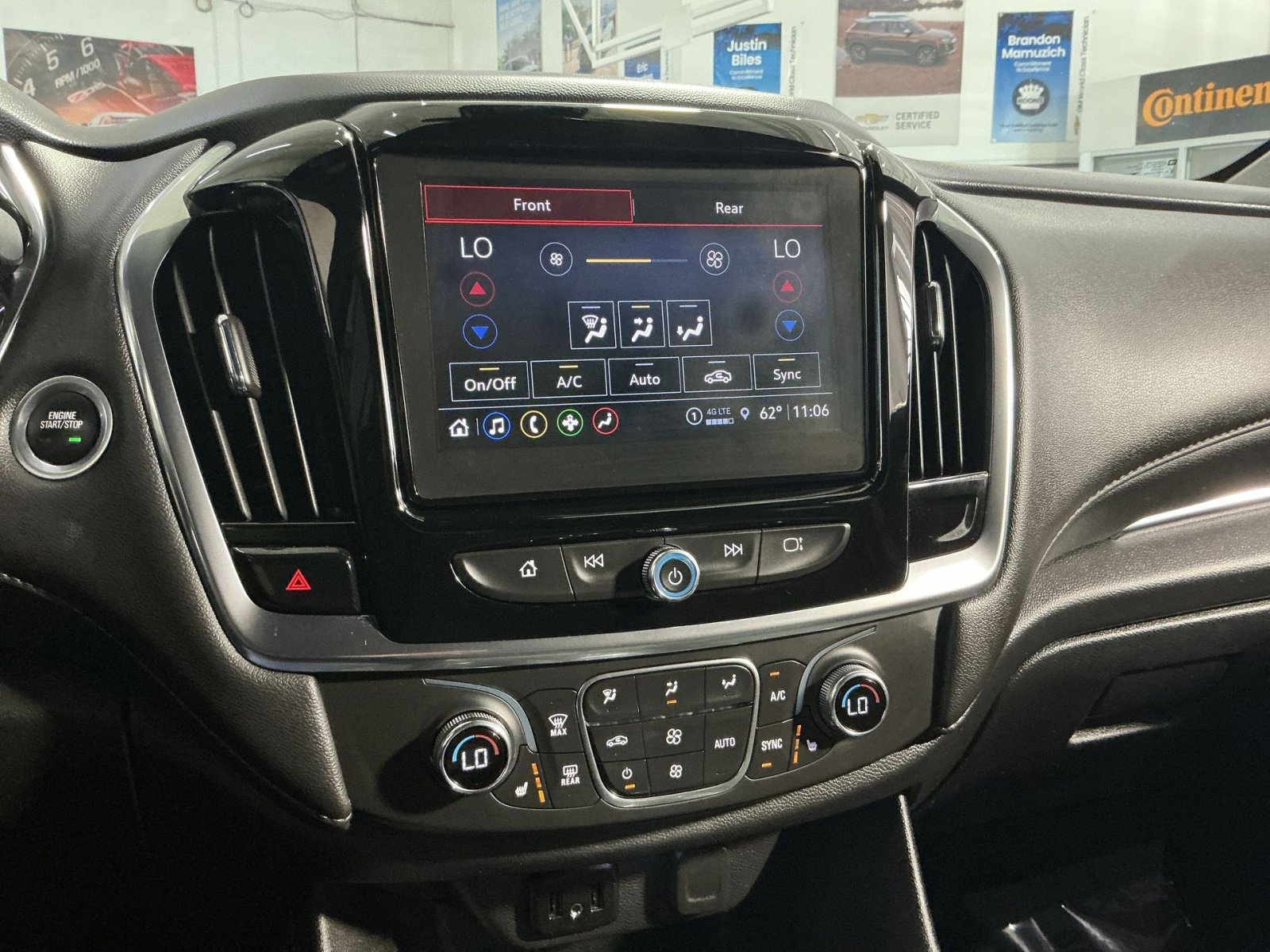 Used 2023 Chevrolet Traverse LT image 22