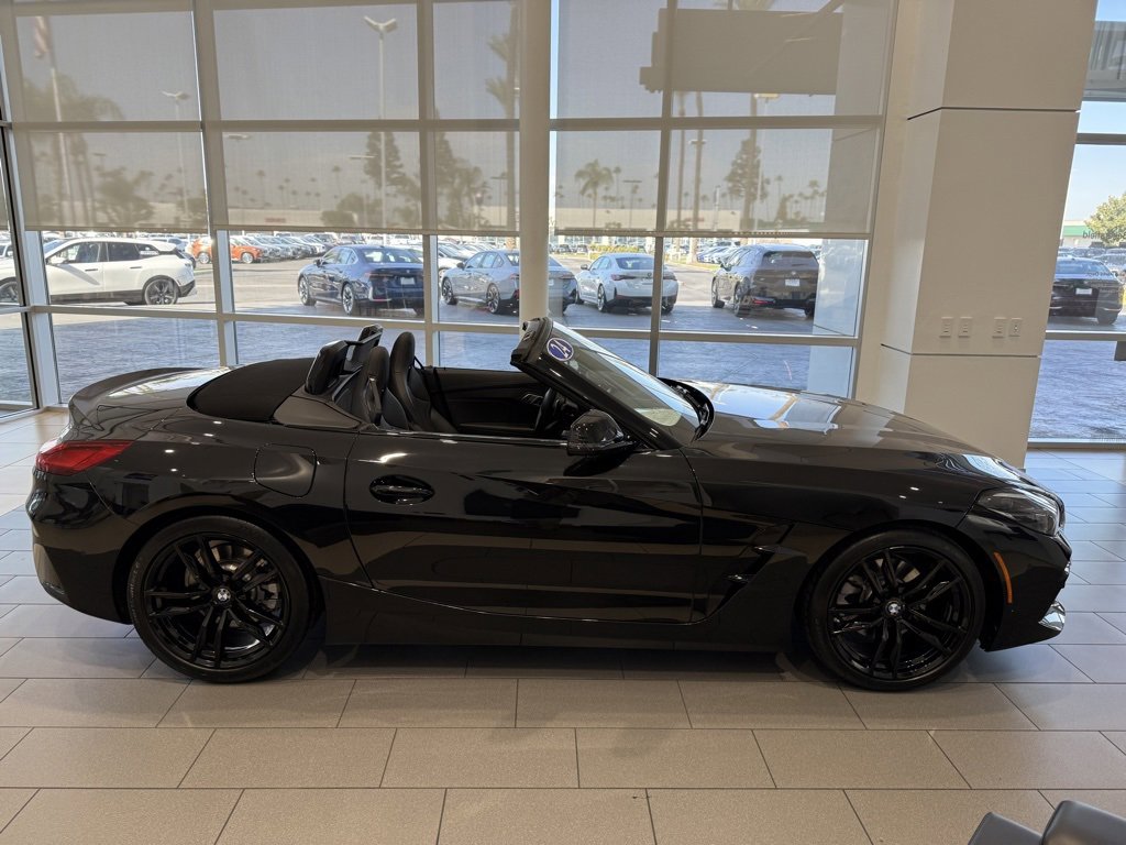 Used 2024 BMW Z4 sDrive30i image 3